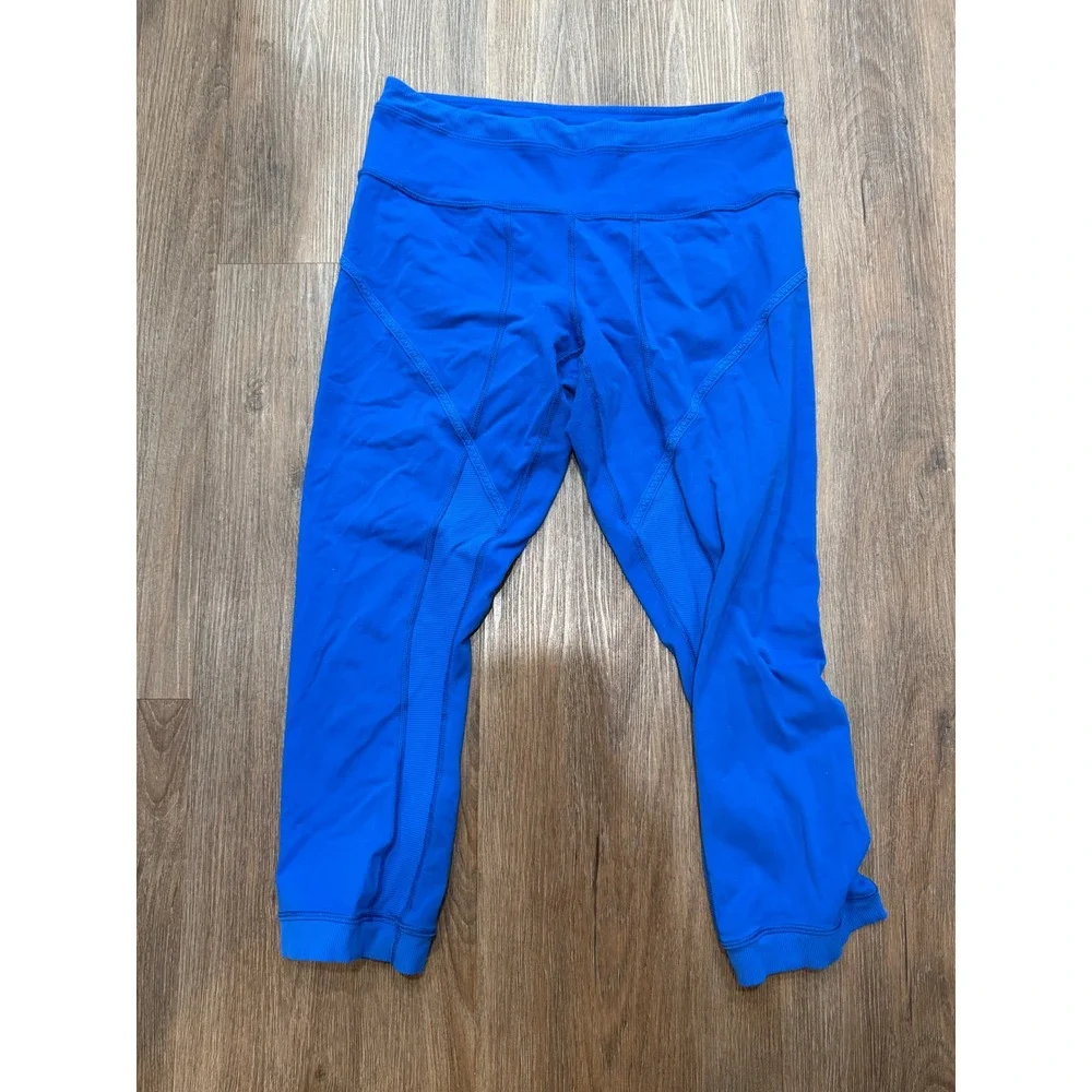 Lululemon Blue Crop Leggings‎ Women's Size 8 Athleisure Workout